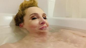 Ariel Anderssen Talking Underwater