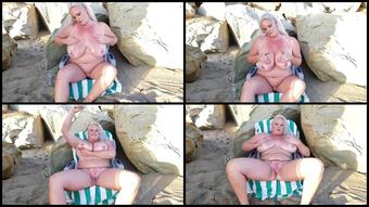 Cameron Skye Big Clit Play Amp Squirt On The Beach
