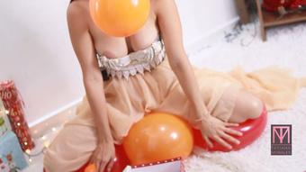 playing with ballons in my room - December 09, 2022