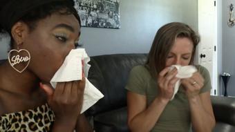 Lora & Paris - Sneezing Powder Fun