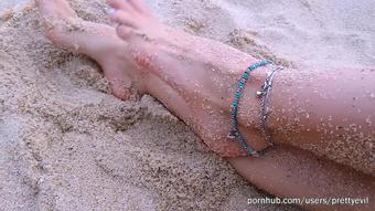 Public Footjob on a Beach. Long toes and amazing feet and body!