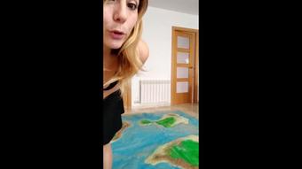 Giantess in a Big world Spanish