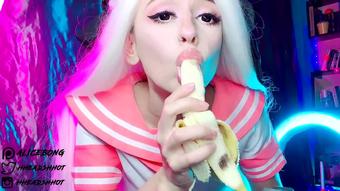 23 Schoolgirl Learns To Do Blowjob