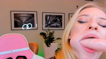Sucking strangers cock sloppy and messy - December 25, 2021