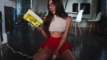 Robin Mae - Story Time With Robin Pt. 2