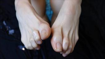 Cummy Toe Suckers