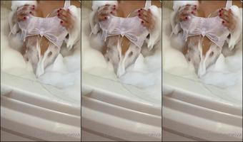 Soyneiva 2020 315701264 More Shower Scenes Check Your Direct Messages