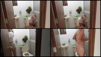 Bobbicruz Bathroom Documentary 1