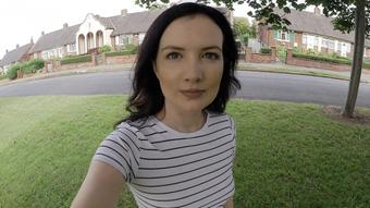 Grey leggings outdoor by the road peeing - February 18, 2020