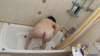 Alena_1Vbathfun_Full