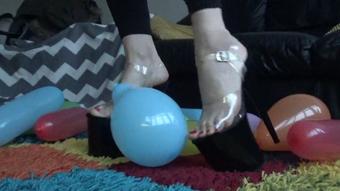 BALLOONs VS HEELS