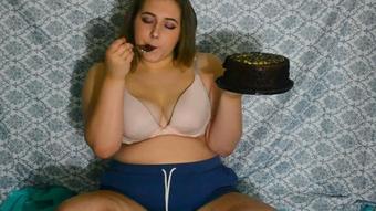 Dirtybirdyy Fat Girl Eats Chocolate Cake