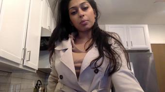 Saravunovix_31122020_2307_Female_Chaturbate
