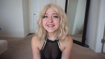 Cheerleader scores GFE - Oct 7, 2019