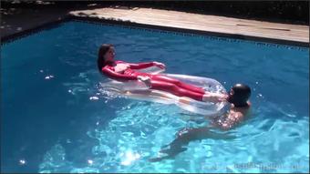 The English Mansion Pool Ride
