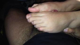 IRIS FOOTJOB - December 19, 2022