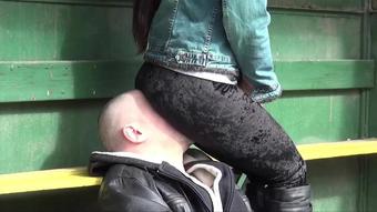 Gymbabe 8 Years In Femdom Marriage Facesitting