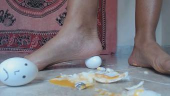 egg heads get squished by giantess - February 11, 2021