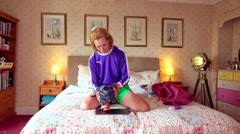 Ariel Anderssen Tricked Into Embarrassing Outfit