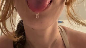 Giantess Smokes Men