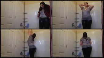 Booty4U Showering In My Clothes