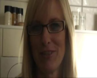 Dirty-Tina - Frau Doktor Geht Pinkeln 26.10.10