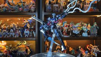 Tech-On Avengers Wolverine S.H. Figuarts Figure Showcase - May 14, 2025