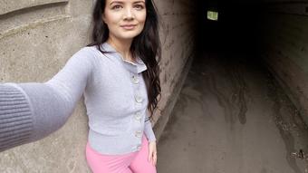 Pink leggings in the underpass peeing - January 07, 2020