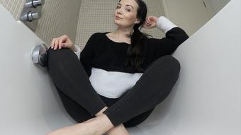 Simple leggings peeing - November 01, 2019