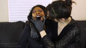 Finger Gagging Cupcake - November 22, 2019