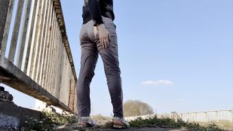 Khaki trousers outdoor bridge wetting - November 15, 2022