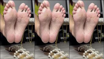 anikaprettyfeet  2023-05-08 at 15-03 Fansly (Anikaddicted)