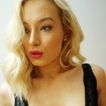 AnnaReyHorny