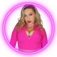 MILF Nikki Lynn